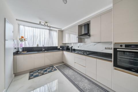 4 bedroom terraced house for sale, Styles Gardens, London