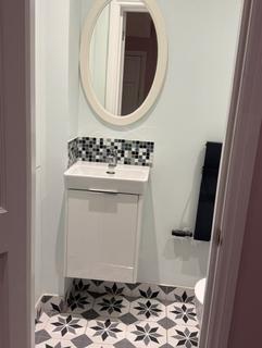 2 bedroom semi-detached house to rent, Almons Way, Slough SL2