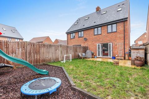 3 bedroom semi-detached house for sale, Kempster Way, Aylesbury HP22