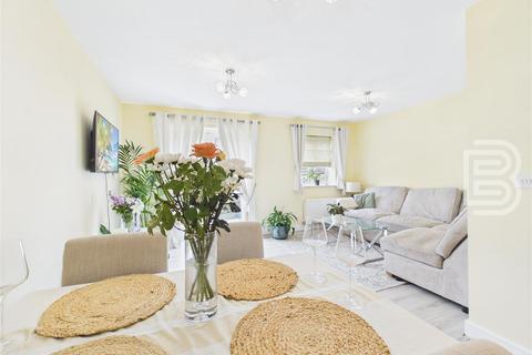 3 bedroom semi-detached house for sale, East Close, Rugby CV22