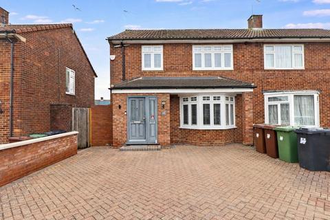 3 bedroom semi-detached house for sale, Thornbury Gardens, Borehamwood