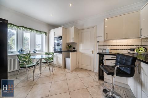 3 bedroom semi-detached house for sale, Willow Close, Mytchett GU16