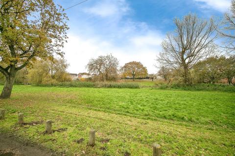 2 bedroom detached bungalow for sale, Dovedale Gardens, Holland-On-Sea, Clacton-On-Sea