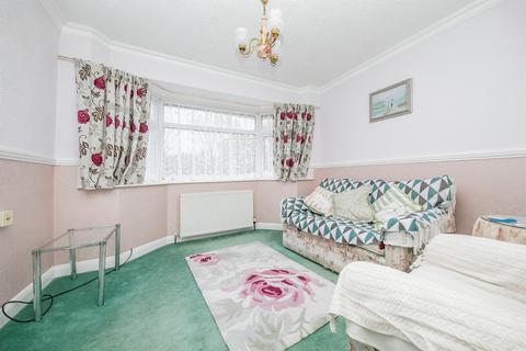 2 bedroom detached bungalow for sale, Dovedale Gardens, Holland-On-Sea, Clacton-On-Sea