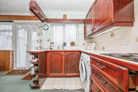 2 bedroom detached bungalow for sale, Dovedale Gardens, Holland-On-Sea, Clacton-On-Sea