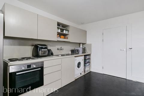 1 bedroom apartment for sale, Garratt Lane, London