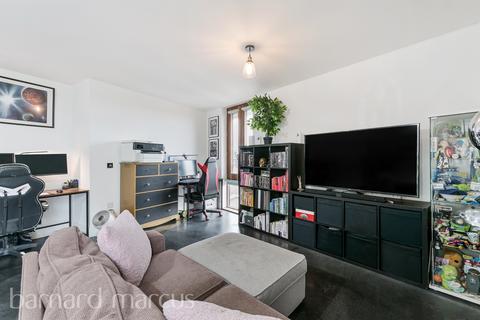 1 bedroom apartment for sale, Garratt Lane, London