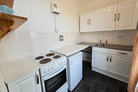 2 bedroom flat to rent, Flat 2, 26 Ramshill Road, Scarborough