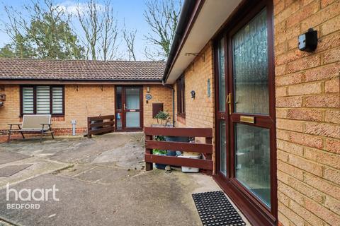 undefined, Walcourt Road, Bedford