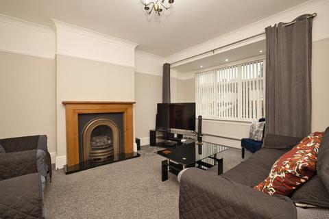 3 bedroom semi-detached house for sale, Bradstow Way, Broadstairs, Kent, CT10