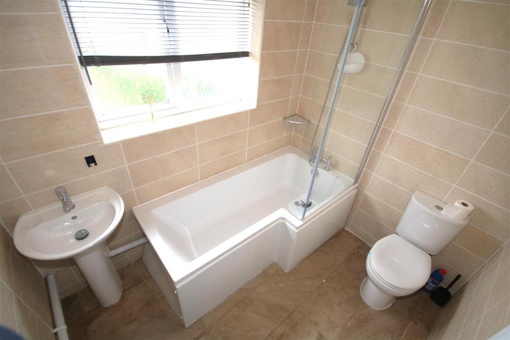 1 St Floor Bathroom.JPG