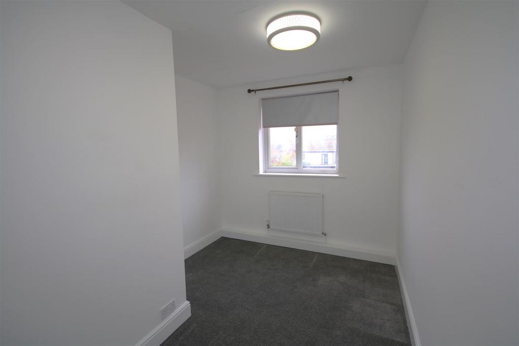 Bedroom 4b.JPG