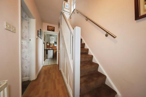 3 bedroom semi-detached house for sale, Beauchamp Avenue, Kidderminster