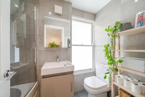 2 bedroom apartment for sale, Courcy Road, London
