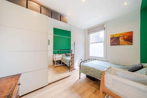 2 bedroom apartment for sale, Courcy Road, London