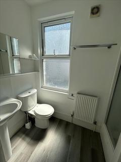 Studio to rent, Sellons Avenue, Harlesden, NW10