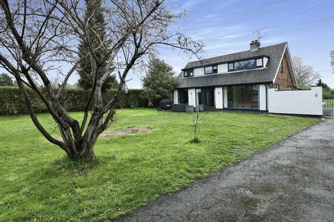 4 bedroom detached house for sale, Bawtry Road, Tickhill, Doncaster