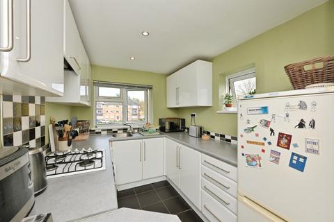 2 bedroom flat for sale, Shaw Close, Cheshunt, Waltham Cross