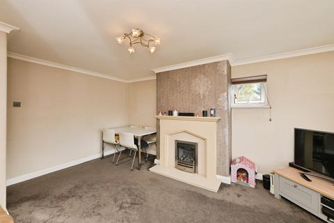2 bedroom flat for sale, Shaw Close, Cheshunt, Waltham Cross