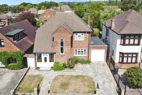 3 bedroom detached house for sale, Brook Road, Romford