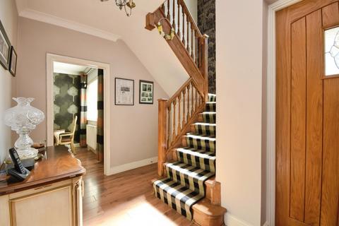 3 bedroom detached house for sale, Brook Road, Romford