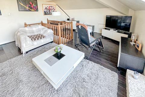 2 bedroom apartment for sale, Highfields Road, Huddersfield