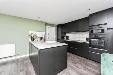 4 bedroom detached house for sale, Poppy Fields Avenue, Pontefract