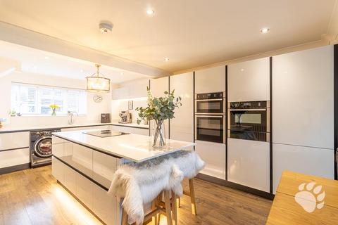 4 bedroom link detached house for sale, Jefferson Avenue, Basildon SS15