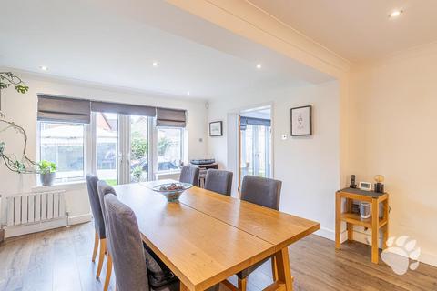 4 bedroom link detached house for sale, Jefferson Avenue, Basildon SS15