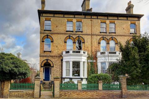 1 bedroom flat to rent, Church Grove, Kingston Upon Thames KT1