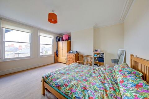 1 bedroom flat to rent, Church Grove, Kingston Upon Thames KT1