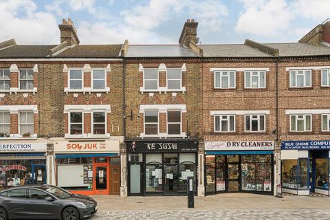 undefined, London Road, Twickenham TW1
