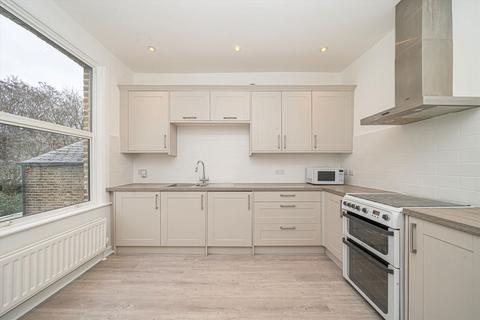 undefined, London Road, Twickenham TW1
