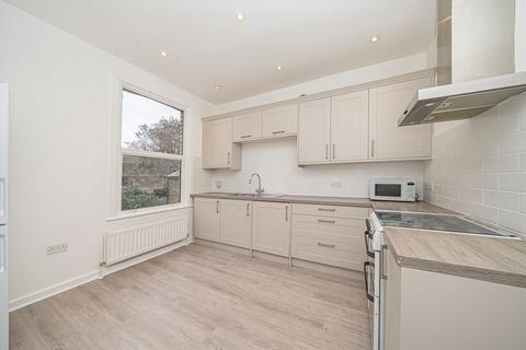 undefined, London Road, Twickenham TW1