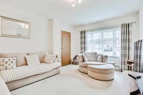 undefined, Millfield Drive, WAKEFIELD