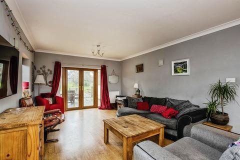 4 bedroom semi-detached house for sale, Mynydd Bach Y Glo, Waunarlwydd, Swansea
