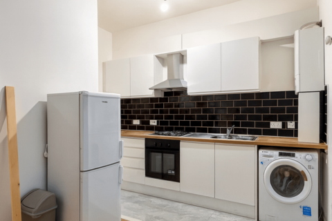 2 bedroom flat to rent, Amersham Road, SE14