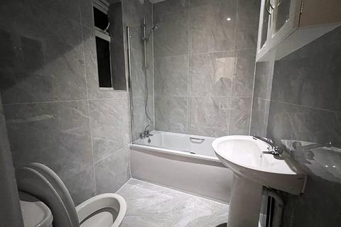 2 bedroom flat to rent, Amersham Road, SE14