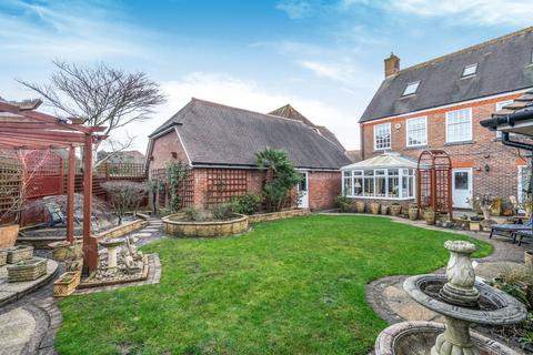 undefined, Barrow Close, Billingshurst, RH14