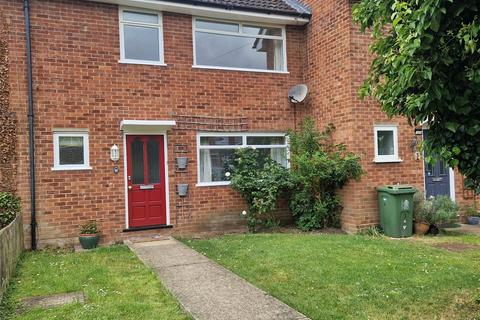 3 bedroom house to rent, Cornwell Road, Old Windsor, Windsor, SL4