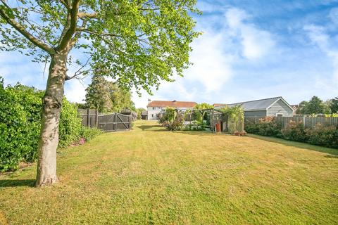 4 bedroom semi-detached house for sale, Highview Avenue, Clacton-On-Sea