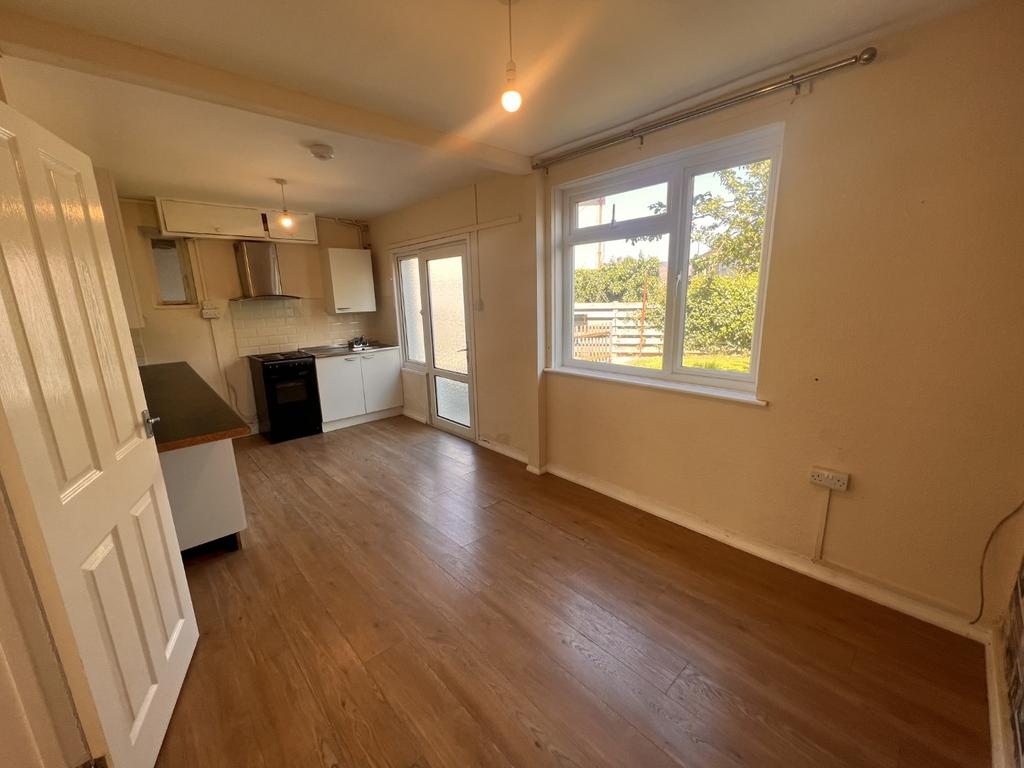 Open Plan Kitchen and Dining Room