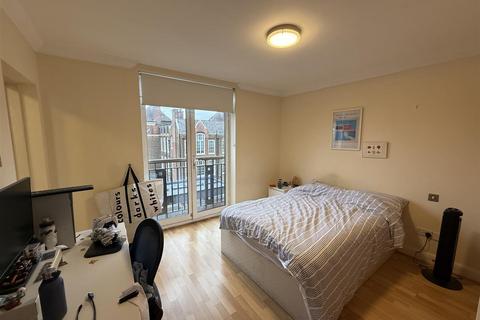 2 bedroom flat for sale, Claremont Heights Islington N1