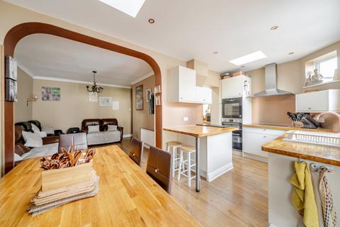 5 bedroom semi-detached house for sale, Pavilion Way, Ruislip