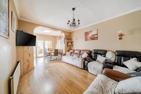 5 bedroom semi-detached house for sale, Pavilion Way, Ruislip