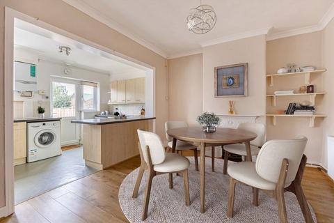 2 bedroom house for sale, Linden Road, Hampton TW12