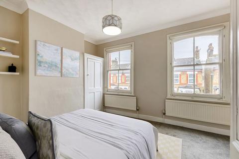 2 bedroom house for sale, Linden Road, Hampton TW12