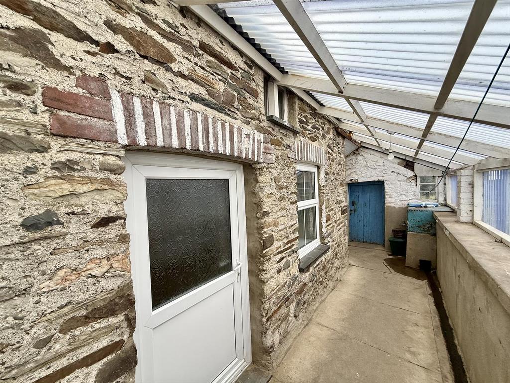 Rear Walkway