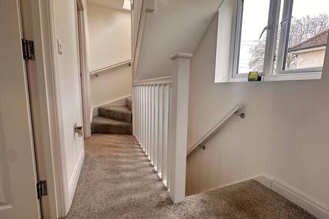 3 bedroom detached house for sale, Shaftesbury Avenue, Feltham, TW14