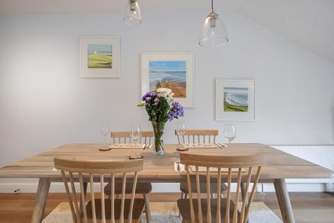 2 bedroom flat for sale, 12 Clifton Court,  Hollyfield Road,  Surbiton,  KT5